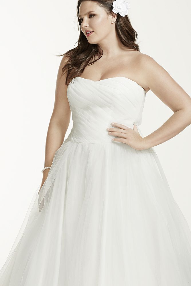 David's Bridal SAMPLE: Strapless Ruched Bodice Tulle Ball Gown Wedding