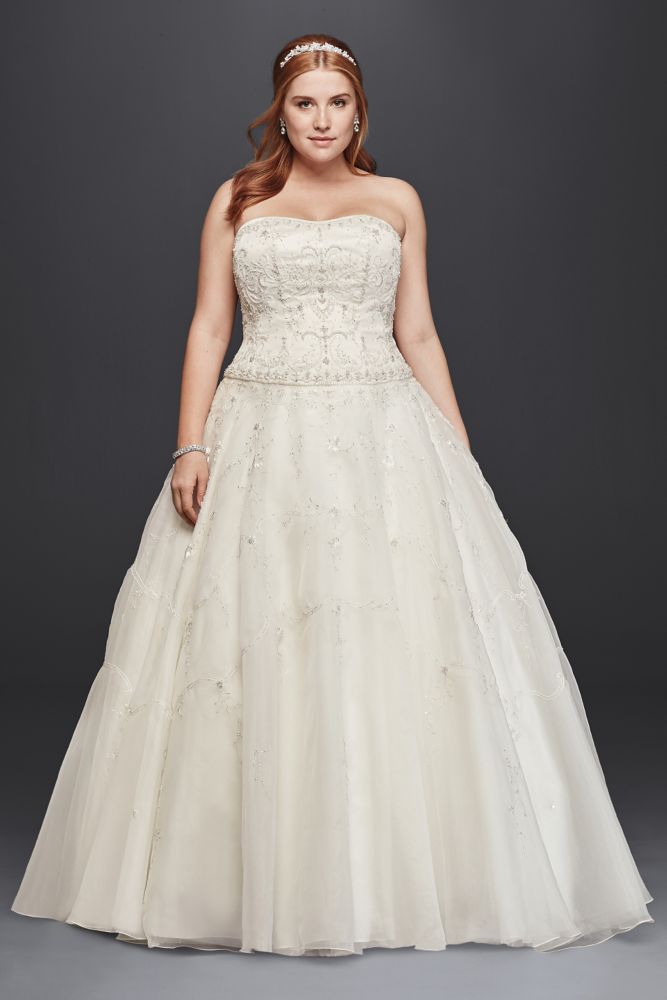 must-have-monday-oleg-cassini-collection-david-s-bridal-the-pretty-pear-bride-plus-size