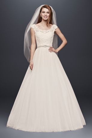 white-by-vera-wang-short-sleeve-lace-wedding-dress-david-s-bridal