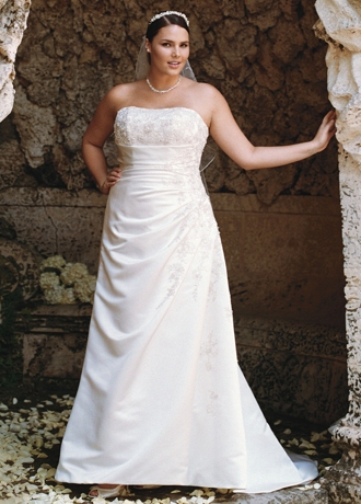David's Bridal Wedding Dress: A-line Side Drape Strapless Gown Style 9V9665, Ivory, 16W