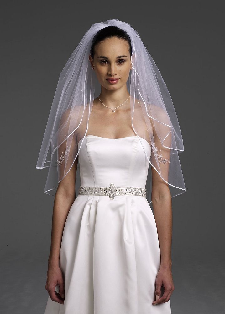 Elbow Length 2 Tier Veil with Floral Motif Style V943, White