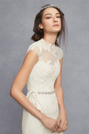 appliqued chantilly lace trumpet wedding dress