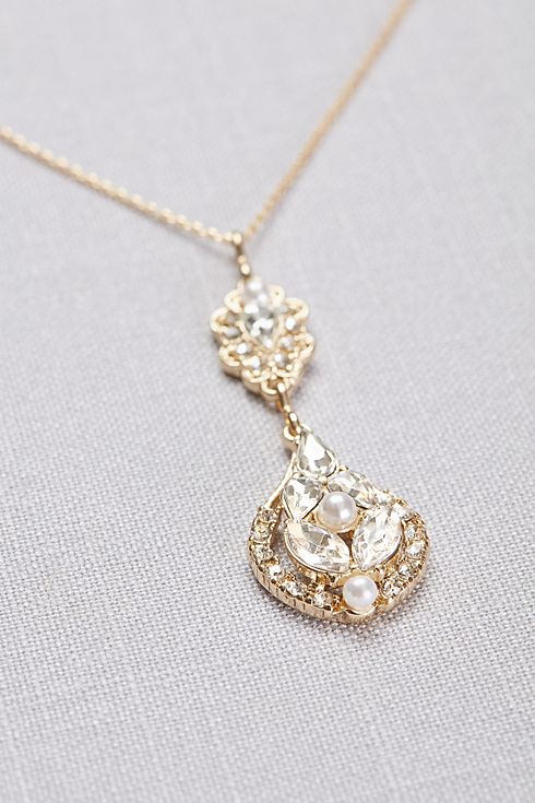 Vintage-Inspired Crystal Cluster Necklace Image 4