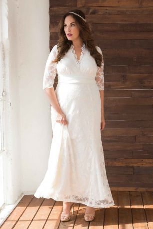 Amour Lace Plus Size Wedding Gown | David's Bridal