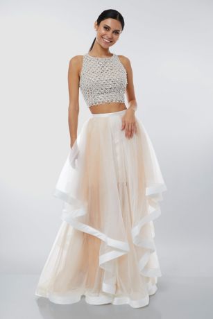 Two-Piece Dresses With Crop Tops And Ball Gown Skirts –, 46% OFF