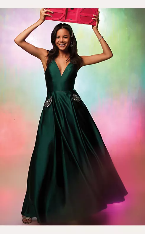 Plunging-V Gown with Crystal Embellished Pockets Image 5