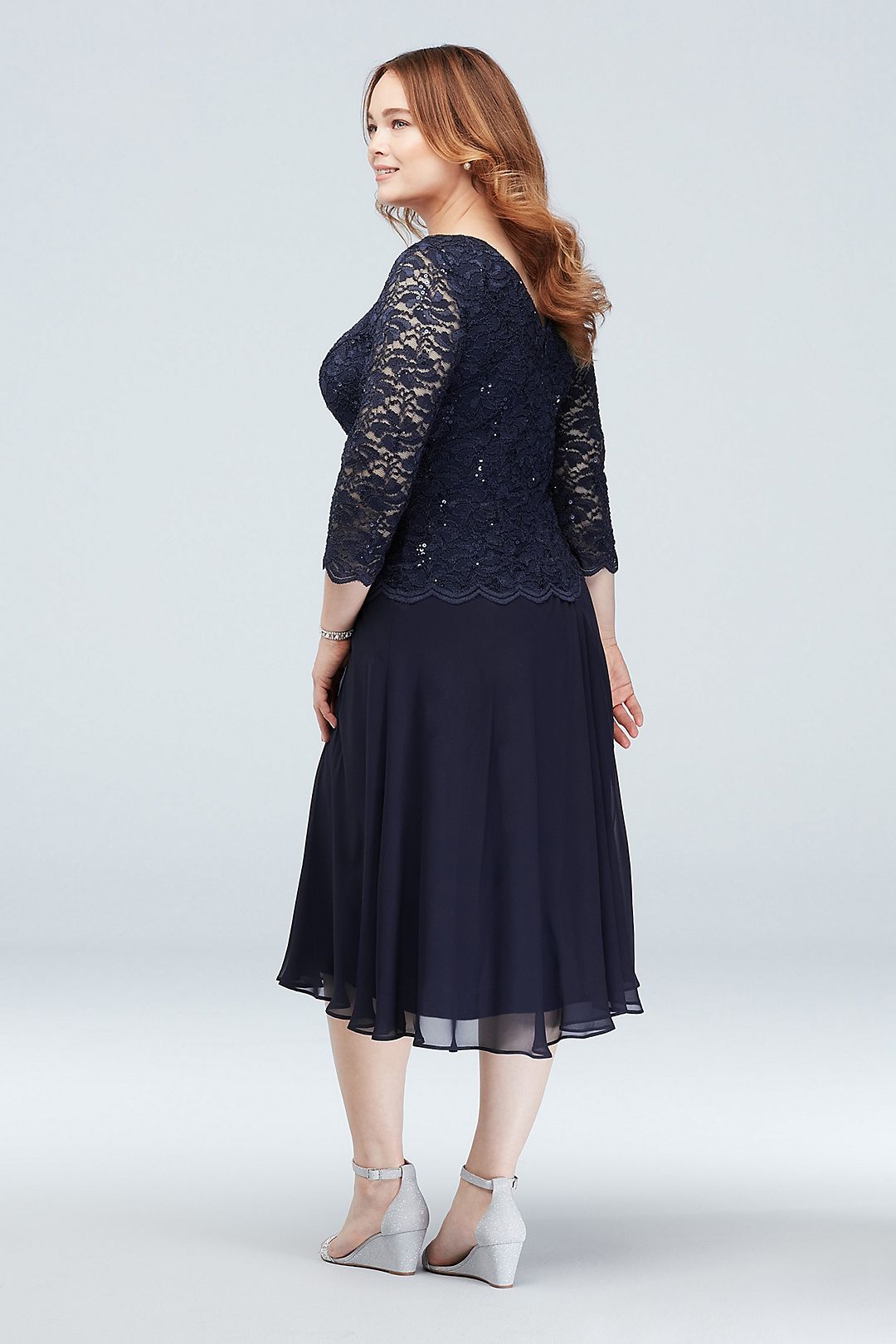 V-Back Scoopneck Plus Size Dress with 3/4 Sleeves Image 4