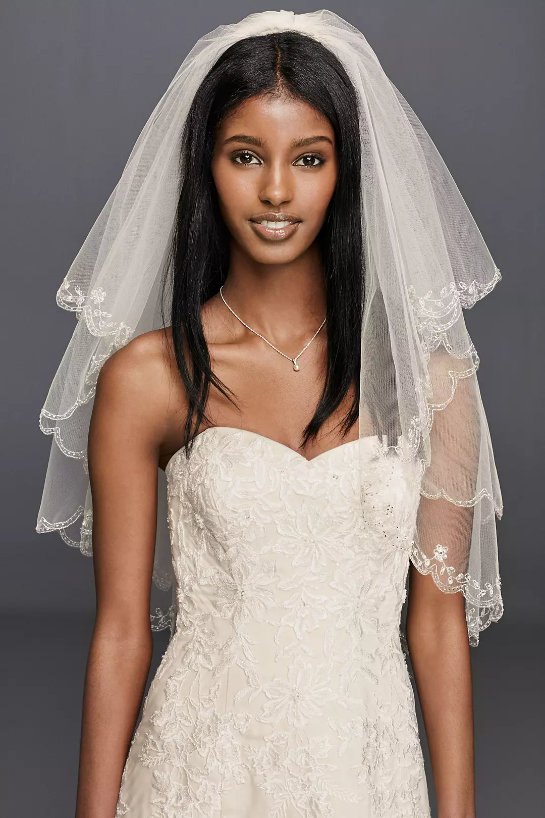 Lunss Short Elbow Length Two-Tier Scalloped Bridal Veil