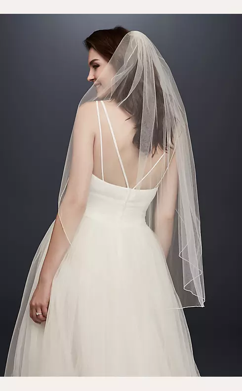 One Tier Tulle Fingertip Veil with Pencil Edge Image 2