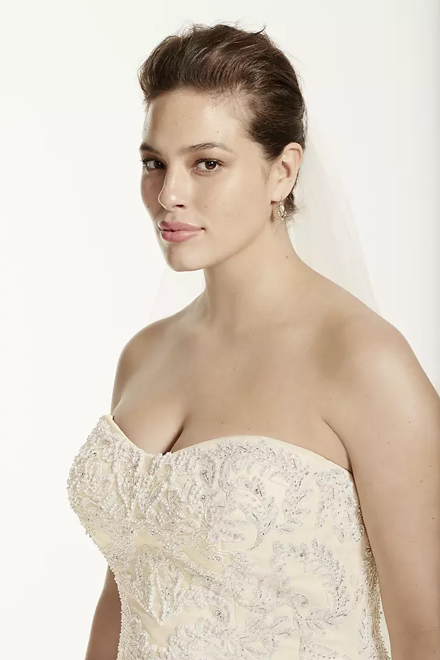 As-Is Lace Plus Size Trumpet Beaded Wedding Dress Image 4