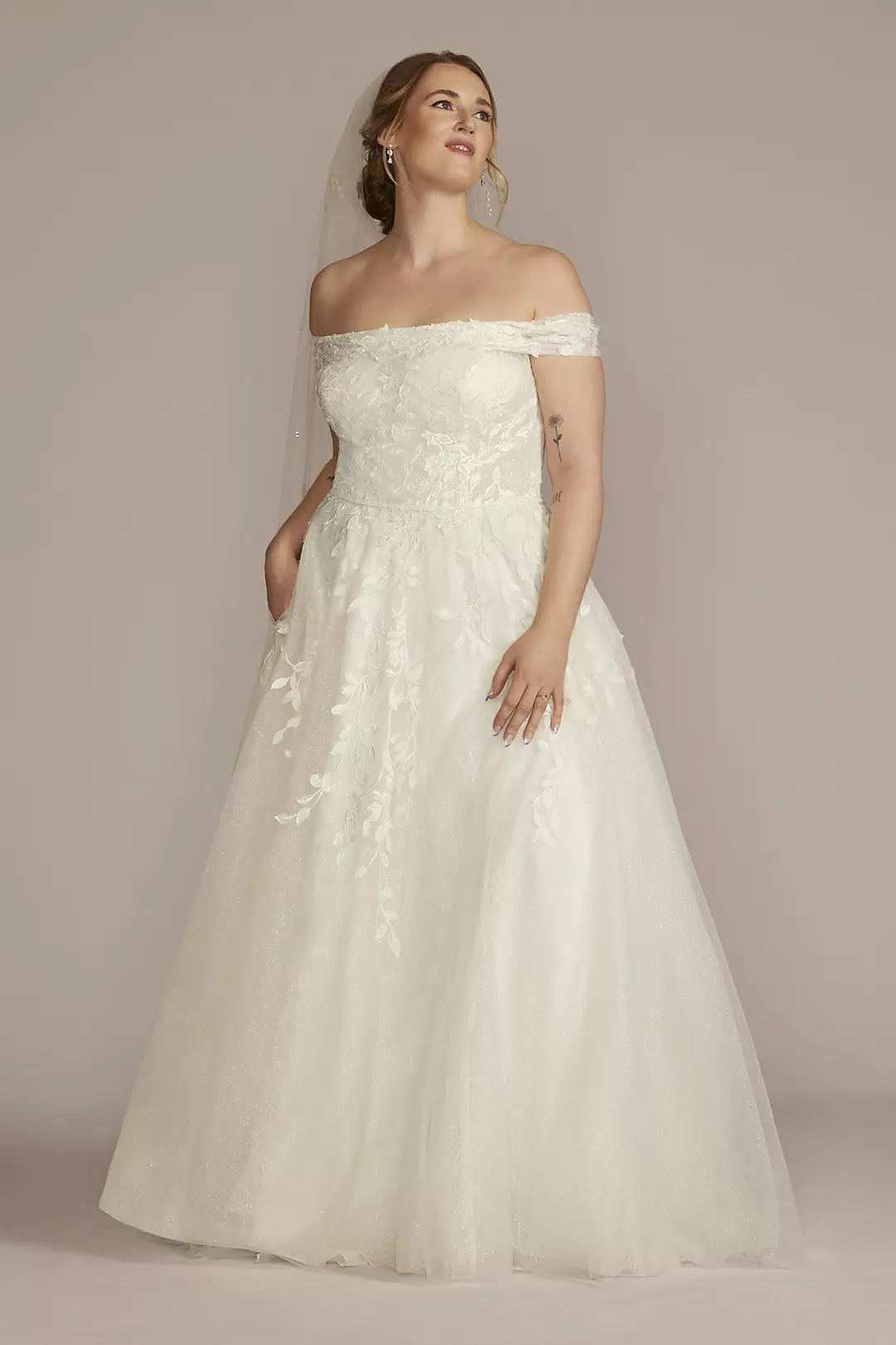 Off Shoulder Trailing Applique Tulle Wedding Dress Image 1