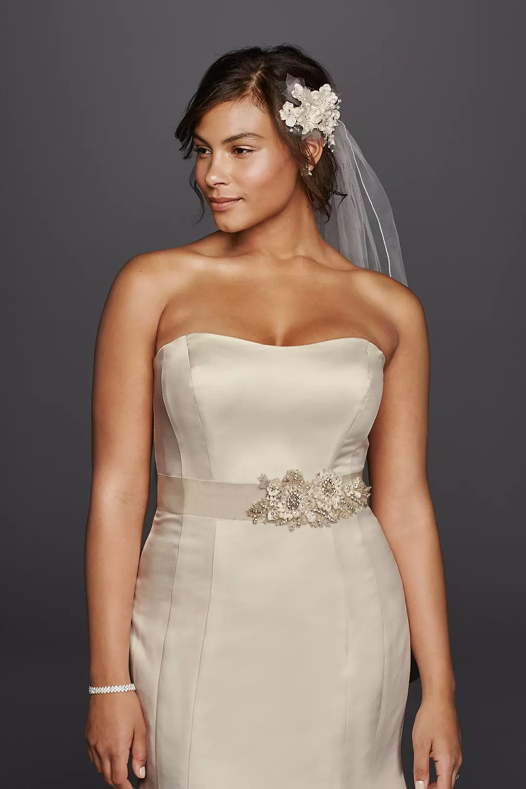 As-Is Plus Size Wedding Dress with Visible Seams Image 3