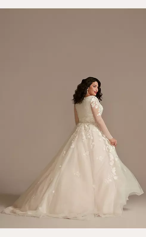 NWT Plunging Illusion Neckline Wedding dress : r/weddingswap
