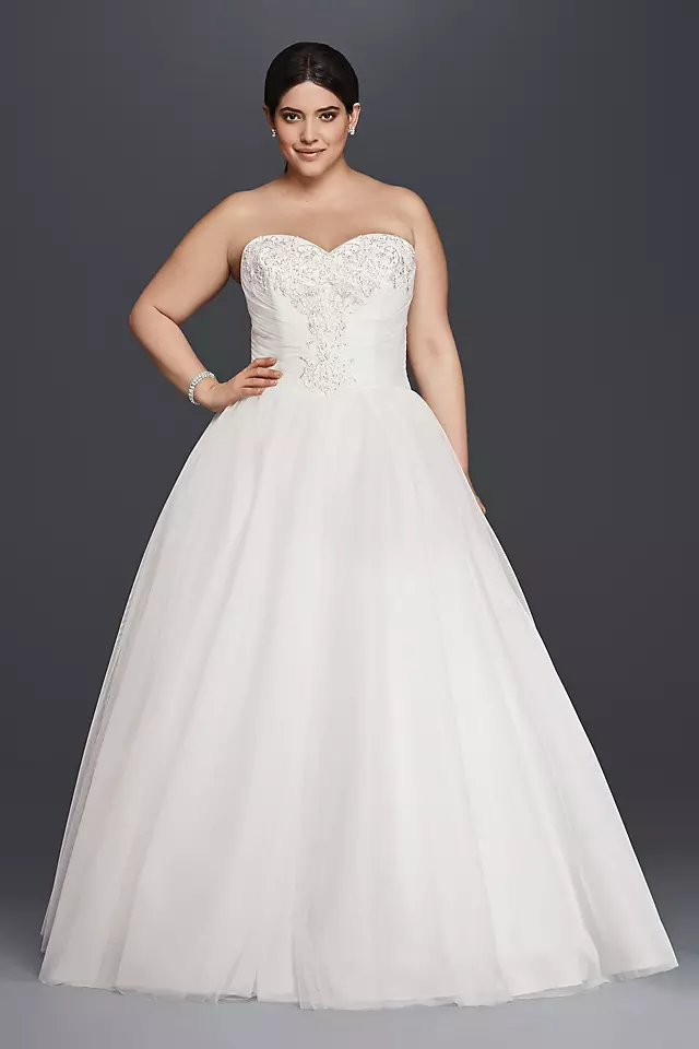 Strapless Sweetheart Tulle Ball Gown Wedding Dress Image