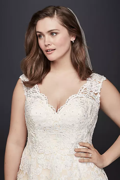 As-Is Scalloped Lace Plus Size Wedding Dress Image 3