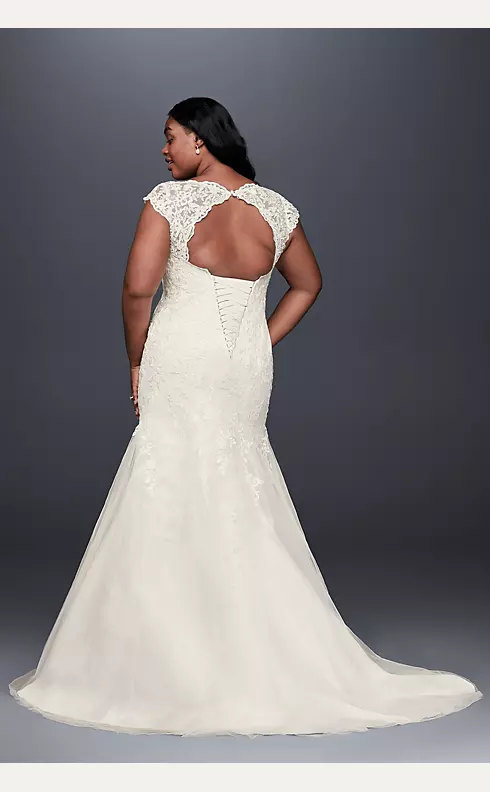 Scalloped Lace Trumpet Plus Size Wedding Dress  Image 2