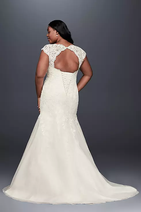 Scalloped Lace Trumpet Plus Size Wedding Dress  Image 2