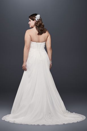David's Bridal 9号サイズウェディングドレス Chiffon Halter A-Line Plus Size Wedding Dress | David's Bridal