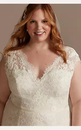 Illusion Cap Sleeve Lace Wedding Dress Image 3