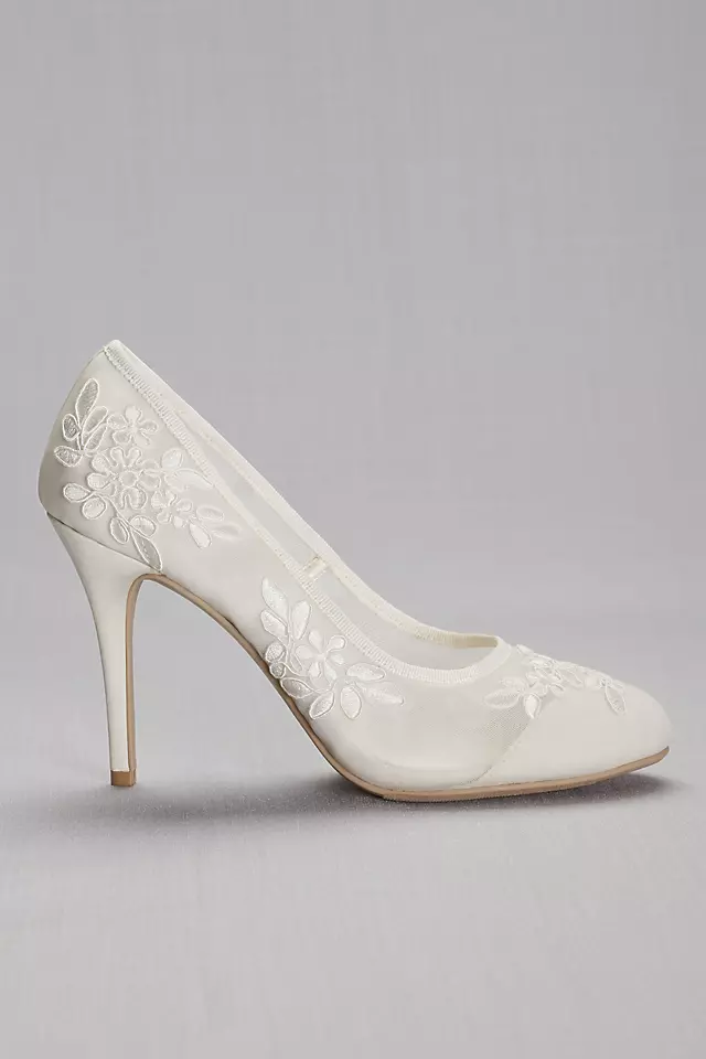 Round-Toe Mesh Pumps with Corded Lace Appliques Image 3