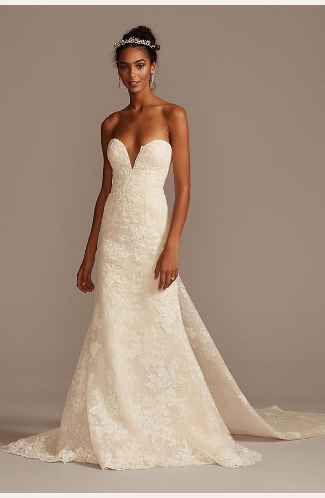 Scalloped Lace Removable Bow Train Wedding Dress