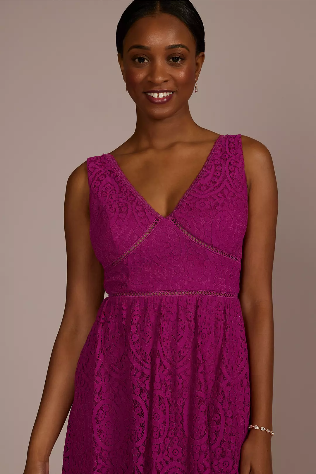 V-Neck Lace Sleeveless Dress Image 3