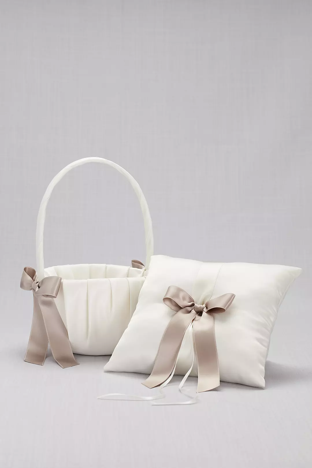 DB Exclusive Single Ribbon Pillow and Basket Image 2