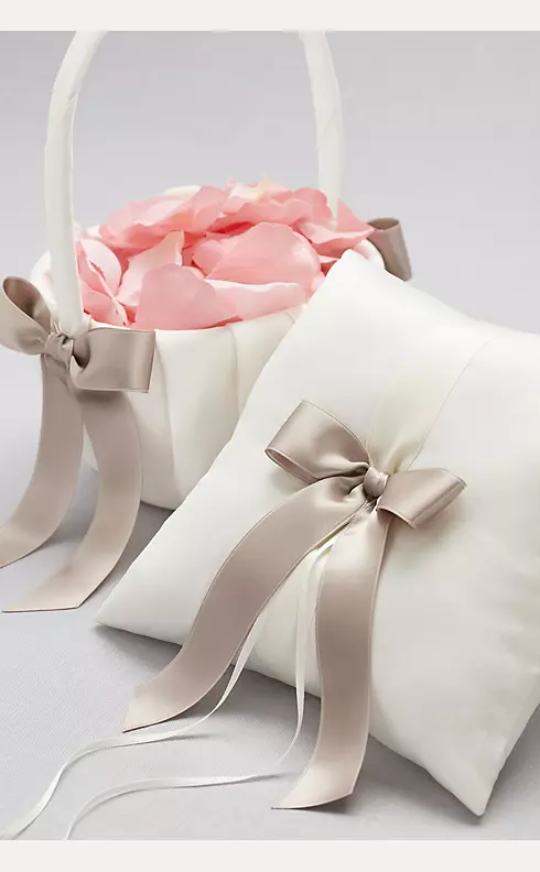 DB Exclusive Single Ribbon Pillow and Basket Image 3