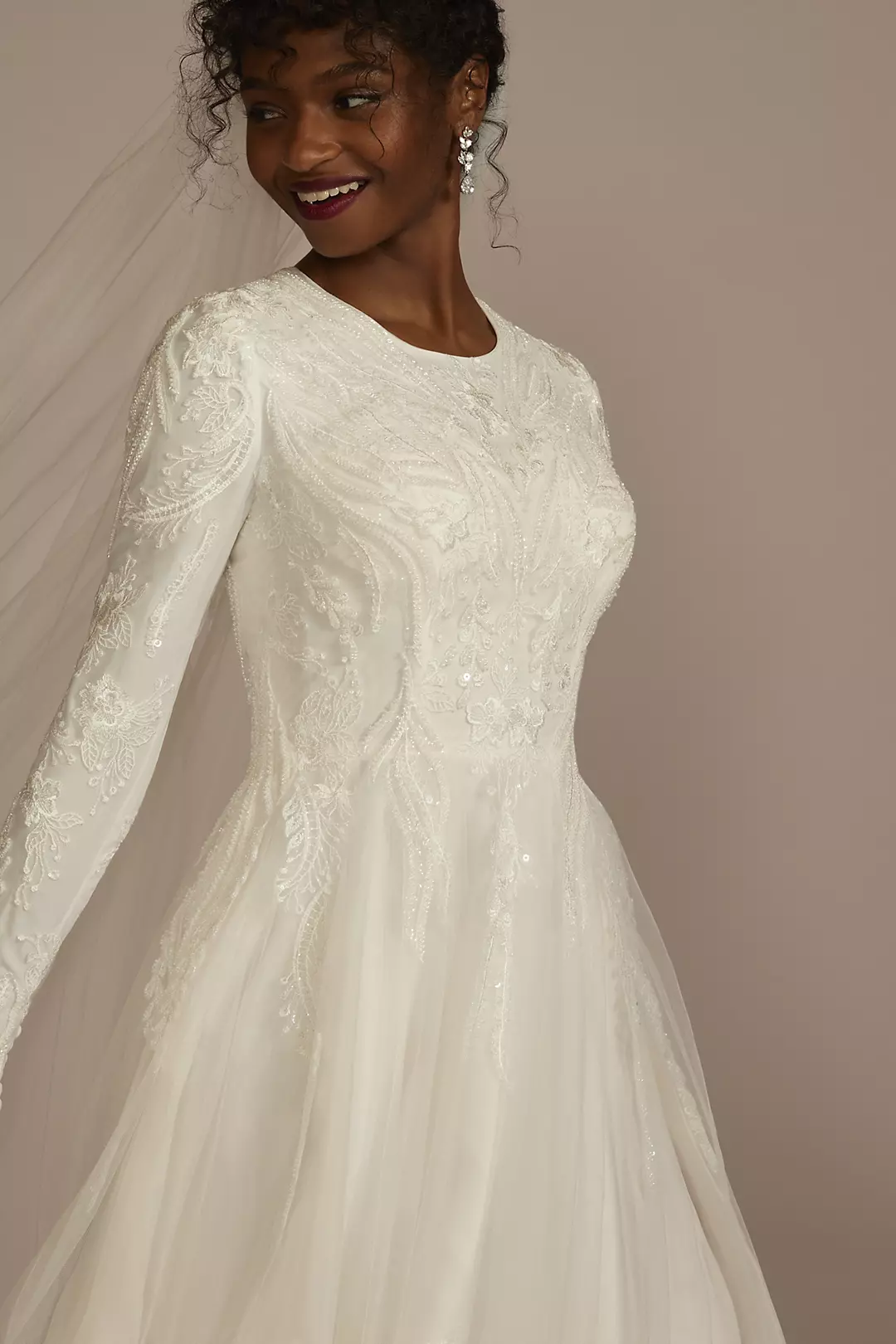 Ivory Tulle Appliques A Line Wedding Dress Ivory Tulle Appliques A Line Wedding Dress