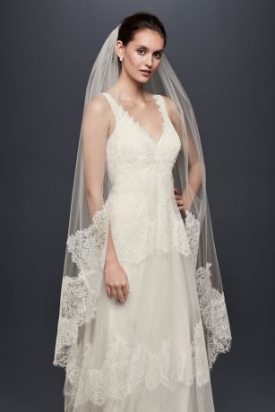 Eyelash Lace-Edge Walking Veil