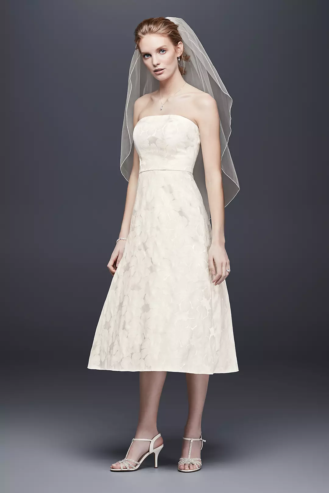Floral Jacquard Tea-Length Wedding Dress Image
