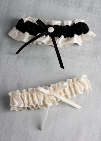 DB Exclusive Social Butterfly Garter Set Image
