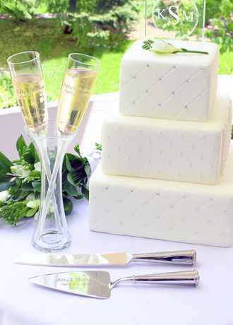 Champagne Flutes in a Vase & Cake Server Set Image