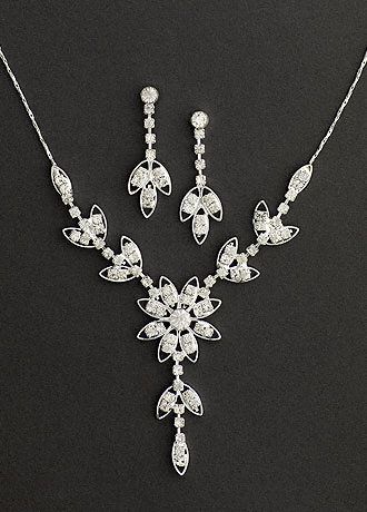 Crystal Flower Y-Shaped Necklace and Earring Set Image