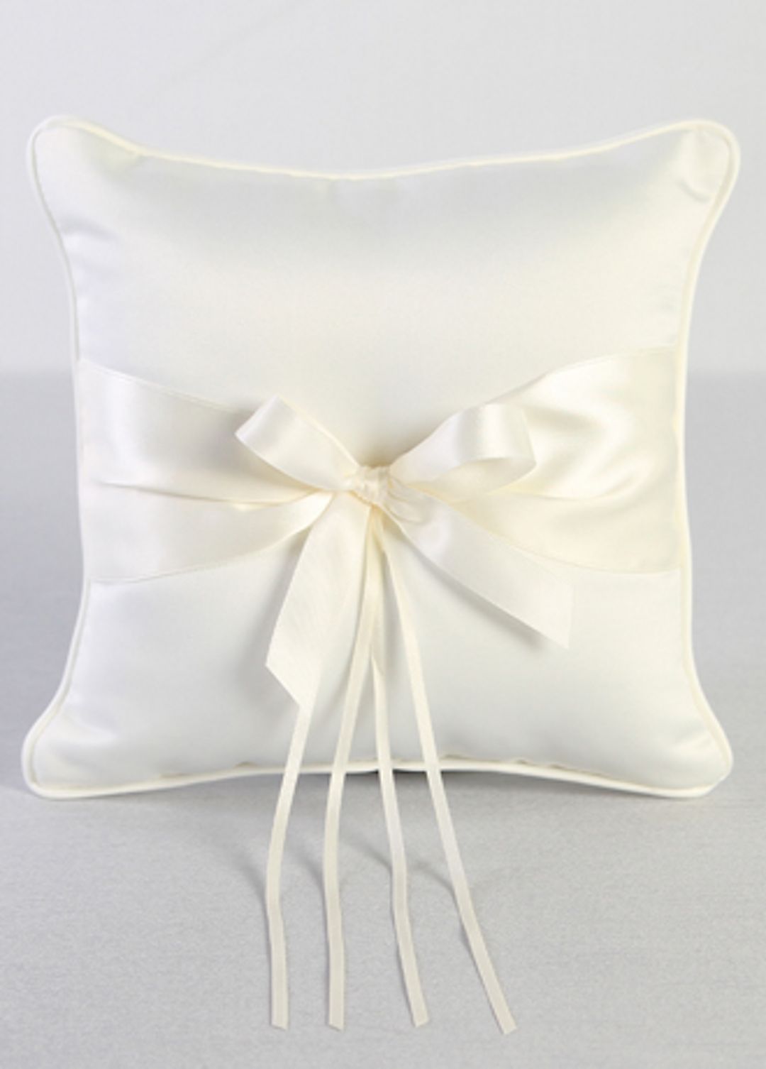 DB Exclusive Cheerful Ring Pillow Image 2