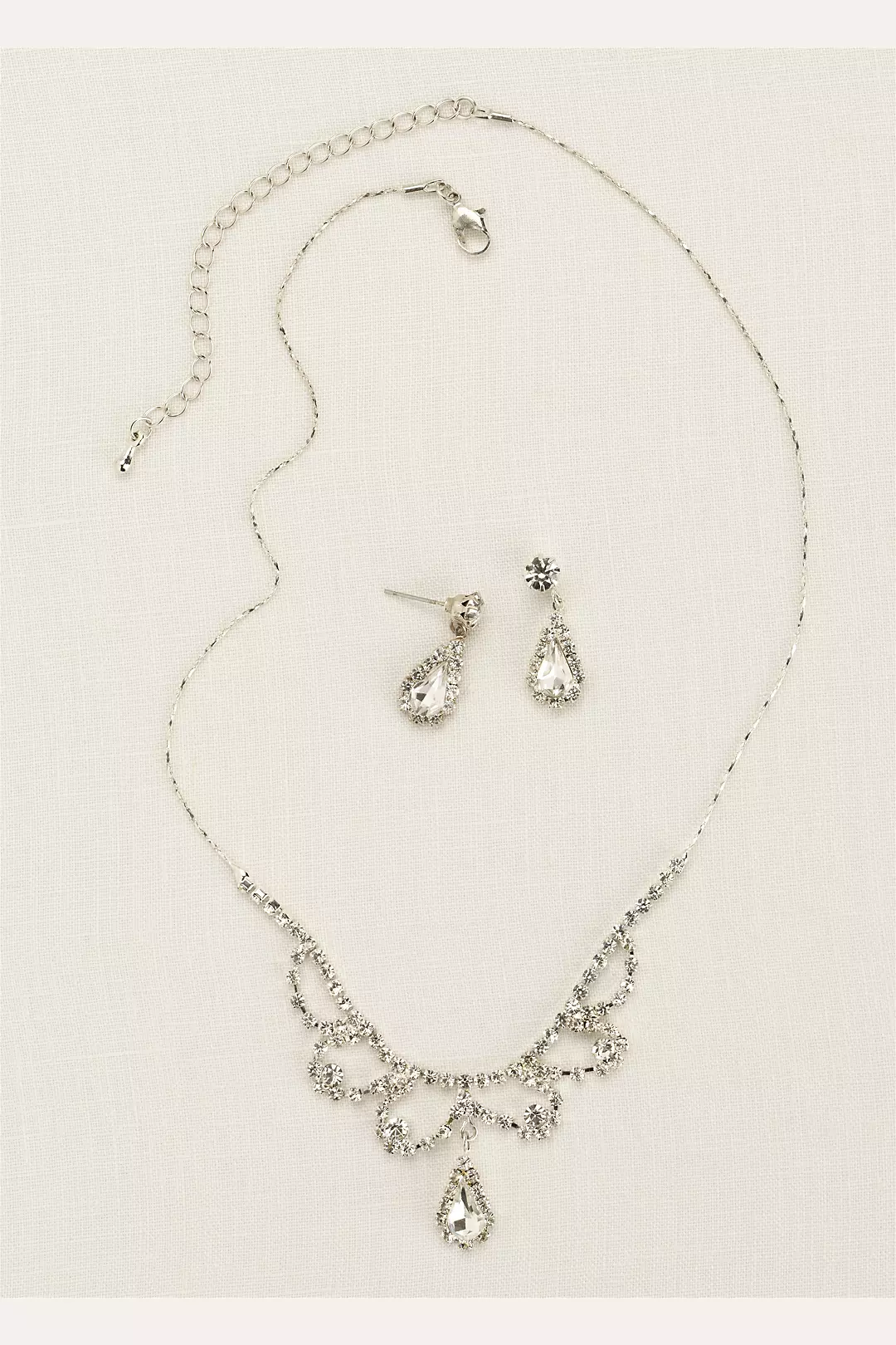 Scalloped Necklace with Pear Shaped Drop Earrings Image