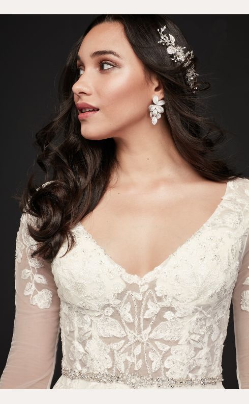 Hollywood Glamour in Lace-Sleeved Wedding Dresses