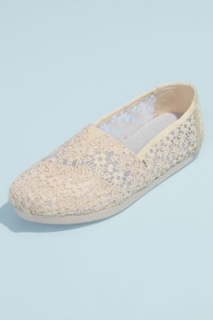 tan crochet toms