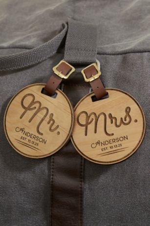 Picture of Circle Of Love Personalized Wood Luggage Tag
