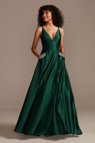 green dress with pockets