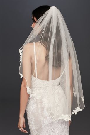 wedding veils with lace and crystals