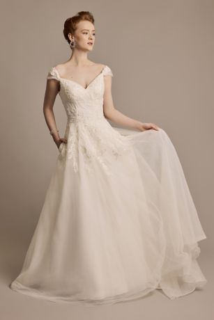 Oleg Cassini Tulle A-Line Wedding Dress With Floral Appliques in Soft White Size: 14 David's Bridal