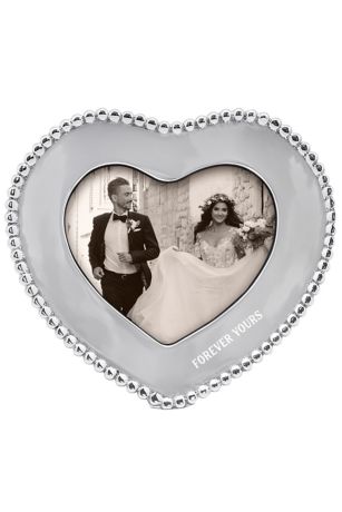 Picture of Engraved Mariposa 4x6 Beaded Heart Frame