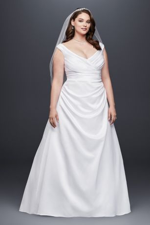 simple wedding dress for chubby bride