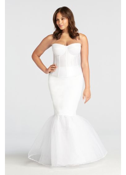 Plus Size Trumpet Silhouette Slip - This pull-on plus-size slip features a high waist