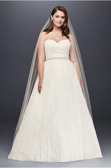Lace Sweetheart Plus Size Ball Gown Wedding Dress