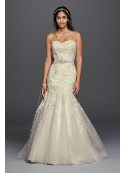 As Is Lace Wedding Dress with Sweetheart Neckline David As Is Lace Wedding Dress with Sweetheart Neckline David