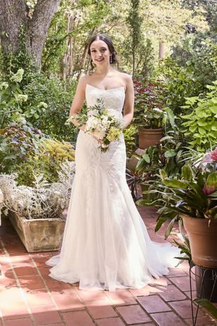 Picture of Cat-Eye Strapless Mermaid Wedding Dress