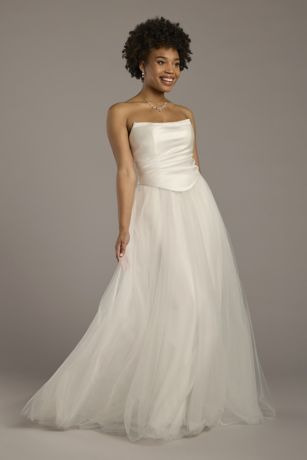 Picture of Strapless Tulle Ball Gown Wedding Dress