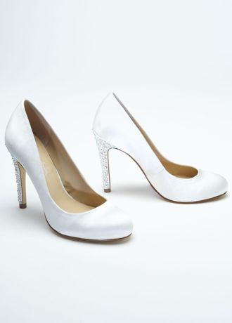 white round toe pumps